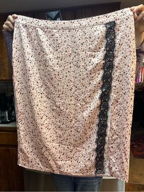 Leith Pink Floral Pencil Skirt with Black Lace Trim